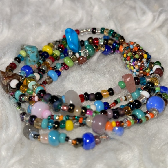 Beautiful 6-strand Beaded Double Magnetic Clasp Bracelet - Picture 2 of 11